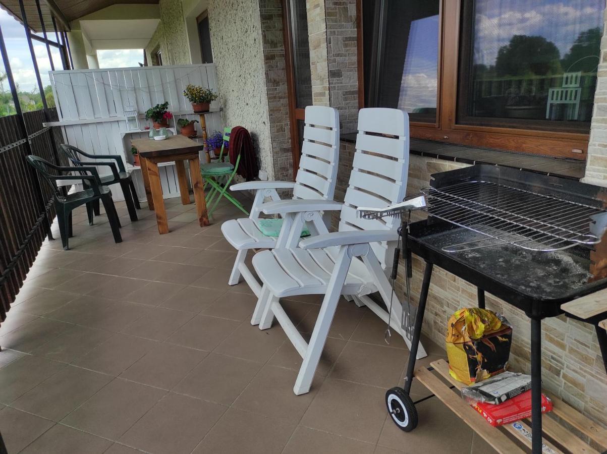 Kobylnica Nad Wisla Apartment *